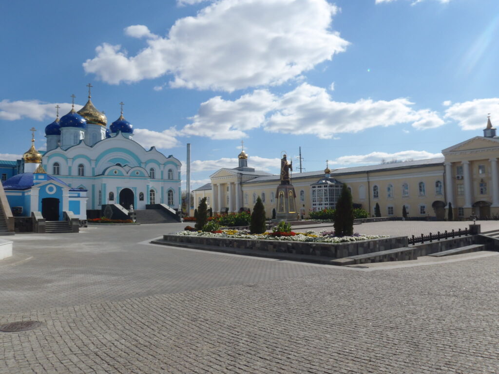 Задонский монастырь, общий вид площади