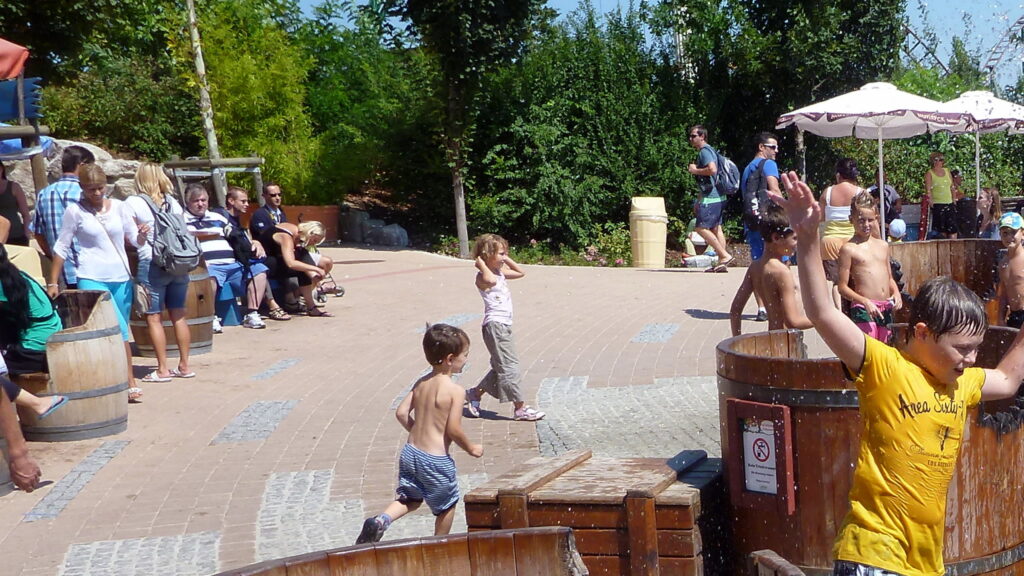 Family Park: на детской площадке